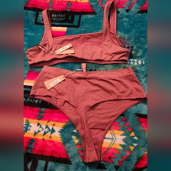 Brand New Skims Bralette & Thong Set - Picture 2 of 4